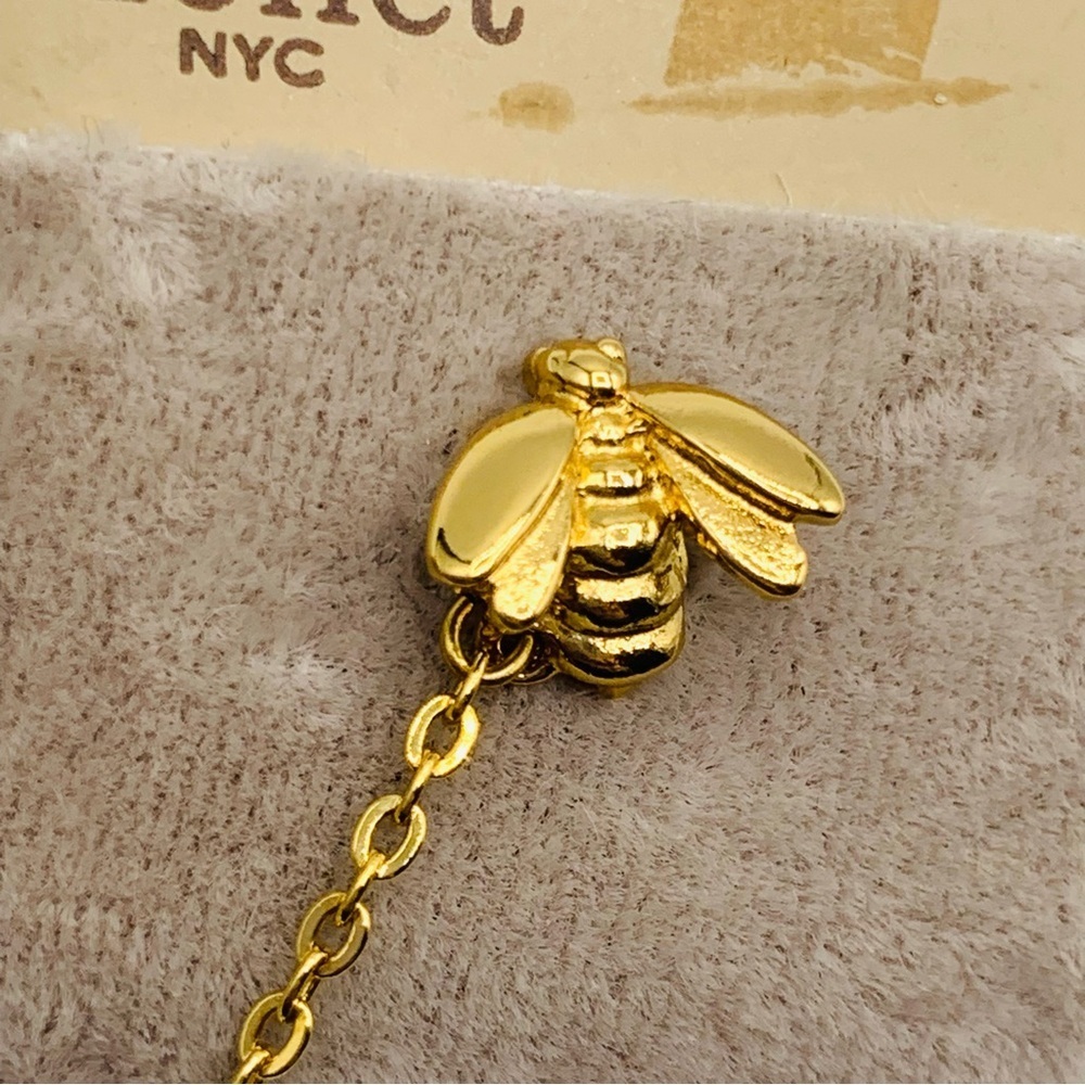 Vintage Signed Monet Gold Tone Bee with Hive Double Brooch Sweater Guard - Picture 7 of 9